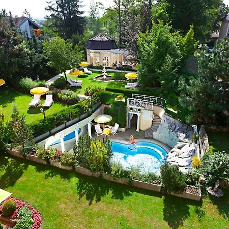 & Fontenay
